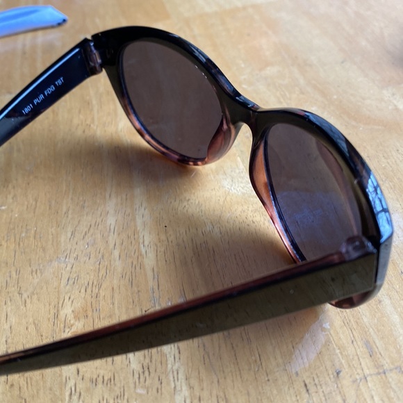 Solar Accents Sunglasses in good condition, without scratches - Picture 5 of 7